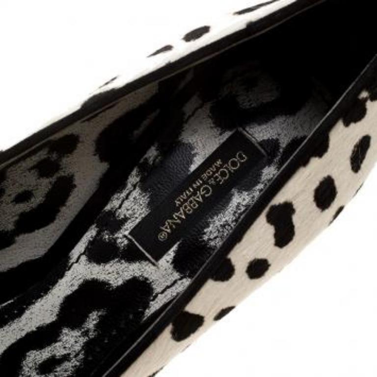 Dolce & Gabbana escarpins à bout ouvert en veau blanc imprimé léopard, taille 35,5 en vente 1