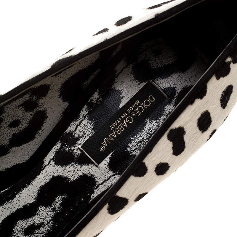 Dolce & Gabbana White Leopard Print Calfhair Peep Toe Platform Pumps Size 35.5 For Sale 3