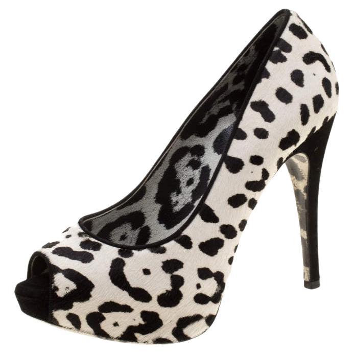 Dolce & Gabbana White Leopard Print Calfhair Peep Toe Platform Pumps Size 35.5 For Sale