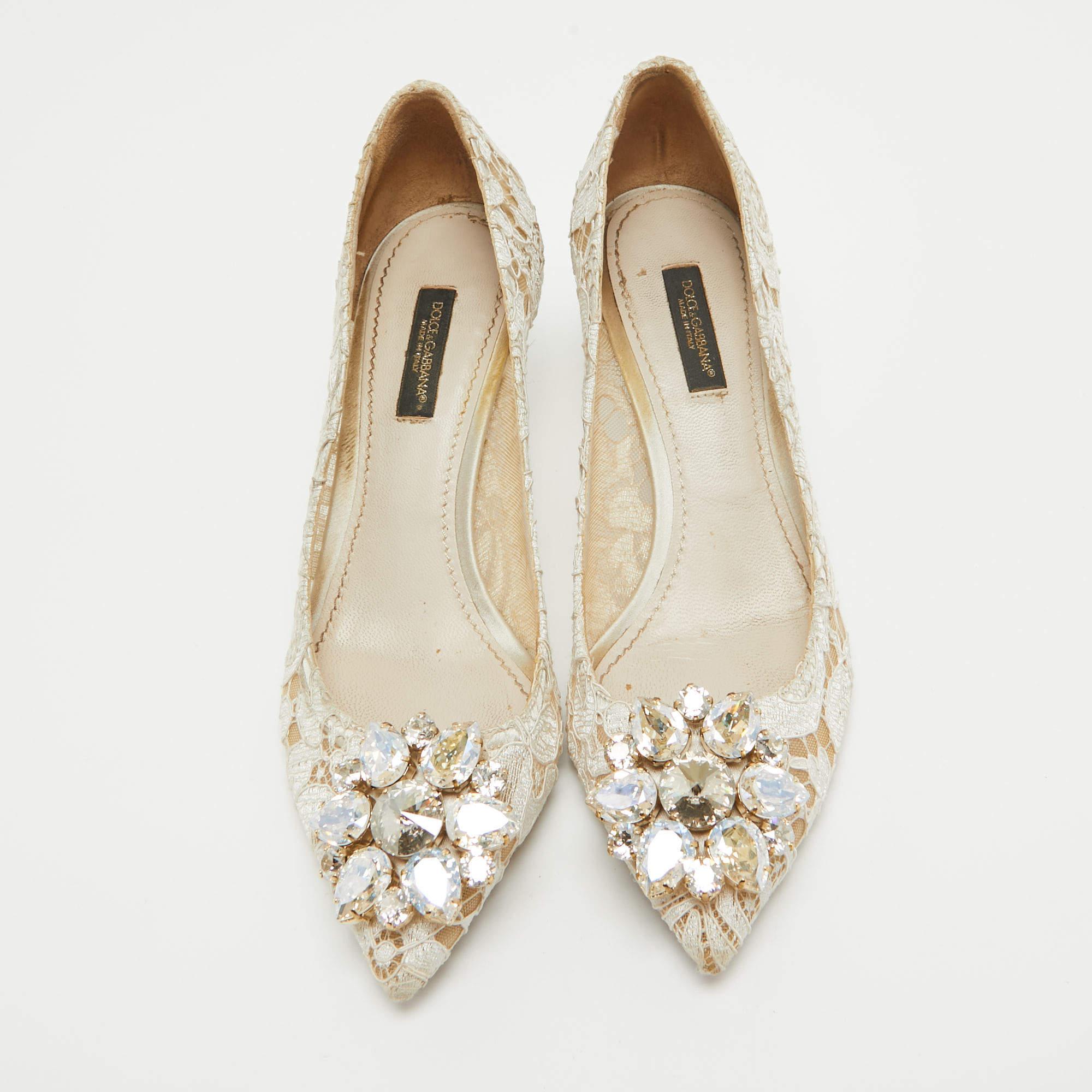 Dolce & Gabbana White Mesh and Lace Bellucci Pumps Size 36 In Fair Condition In Dubai, Al Qouz 2