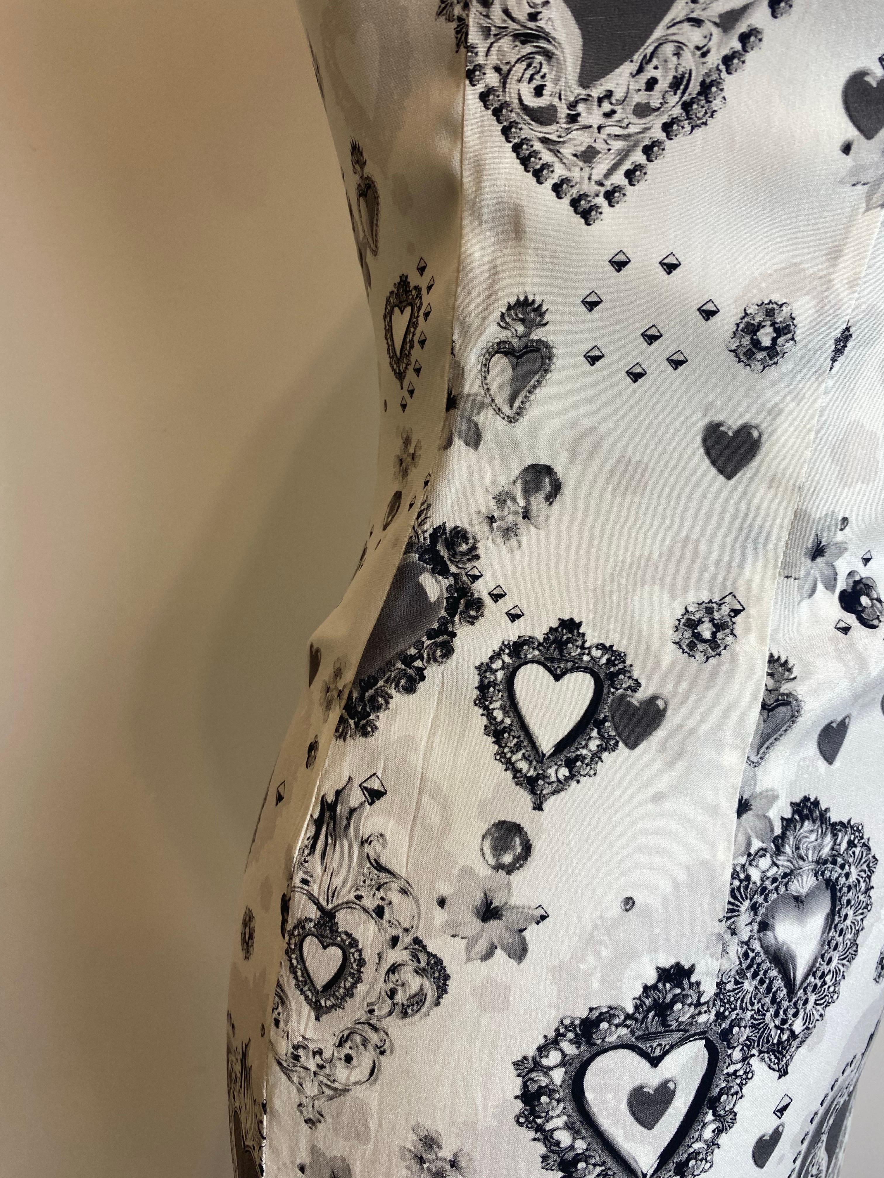 Robe midi blanche avec cœurs noirs Dolce & Gabbana. Excellent état - En vente à Carnate, IT