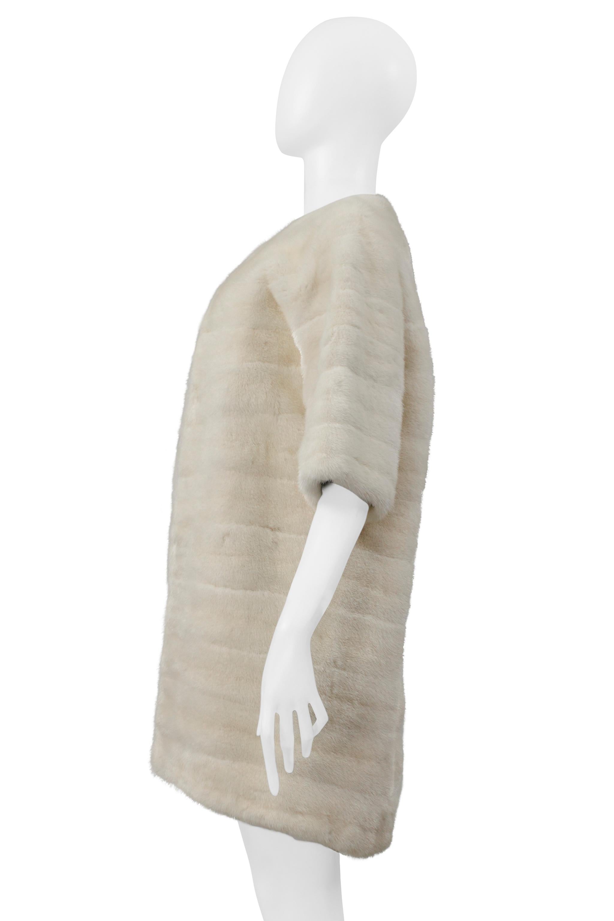 Dolce & Gabbana Cappotto in visone bianco 2015 in vendita 6