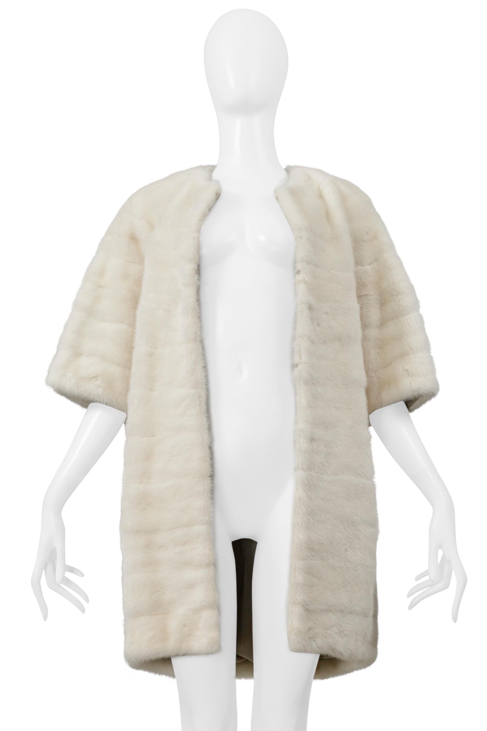 Dolce & Gabbana Cappotto in visone bianco 2015 In condizioni ottime in vendita a Los Angeles, CA
