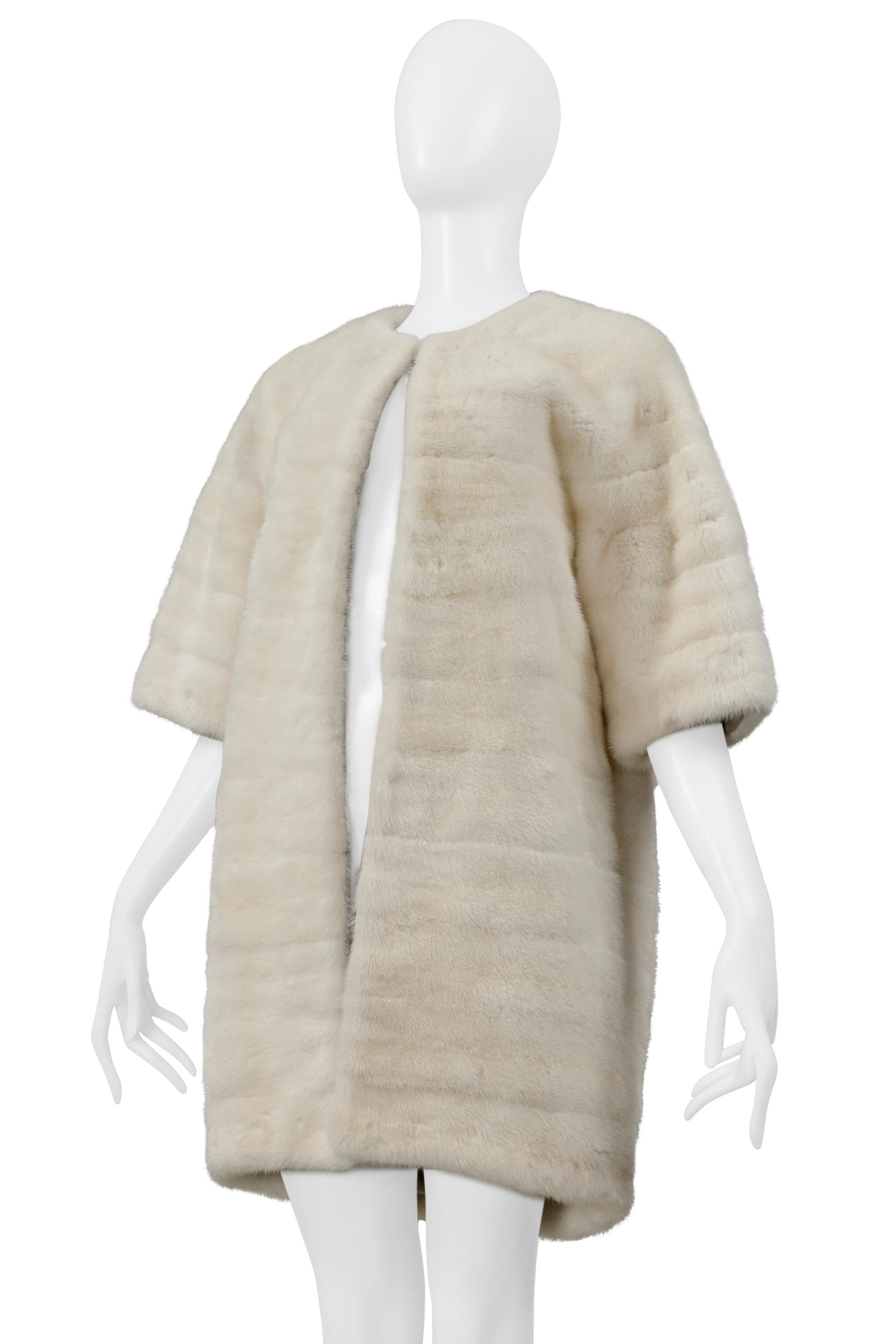 Donna Dolce & Gabbana Cappotto in visone bianco 2015 in vendita