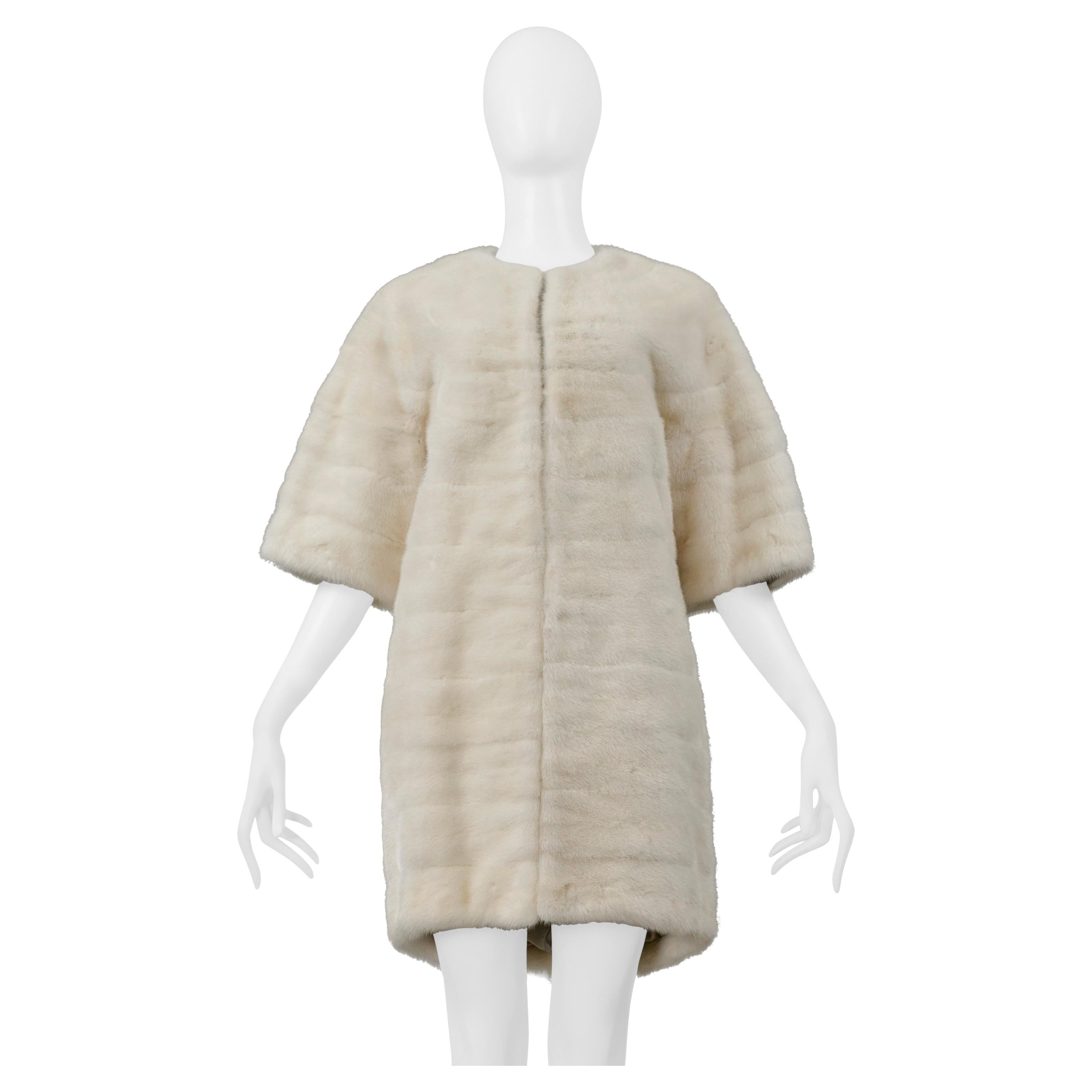 Dolce & Gabbana Cappotto in visone bianco 2015 in vendita