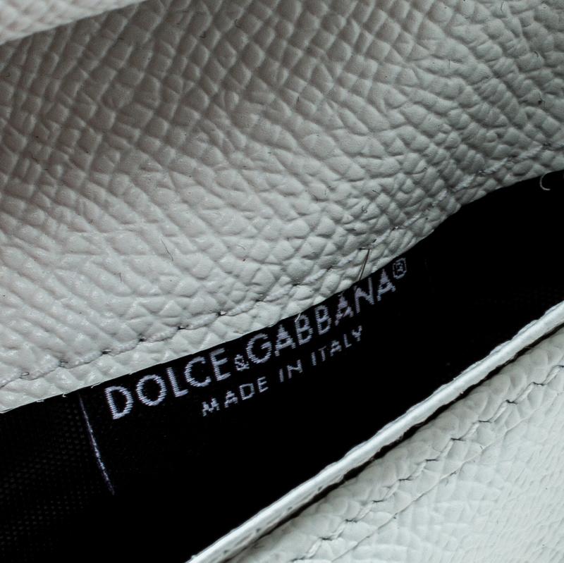 Dolce & Gabbana White/Multicolor Print Patent Leather French Wallet In New Condition In Dubai, Al Qouz 2