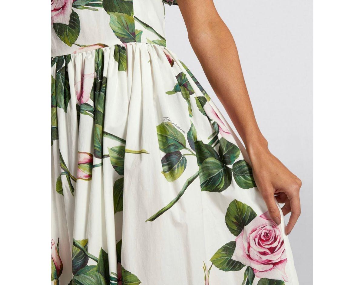 define dolce and gabbana white with printed roses lounge robe.