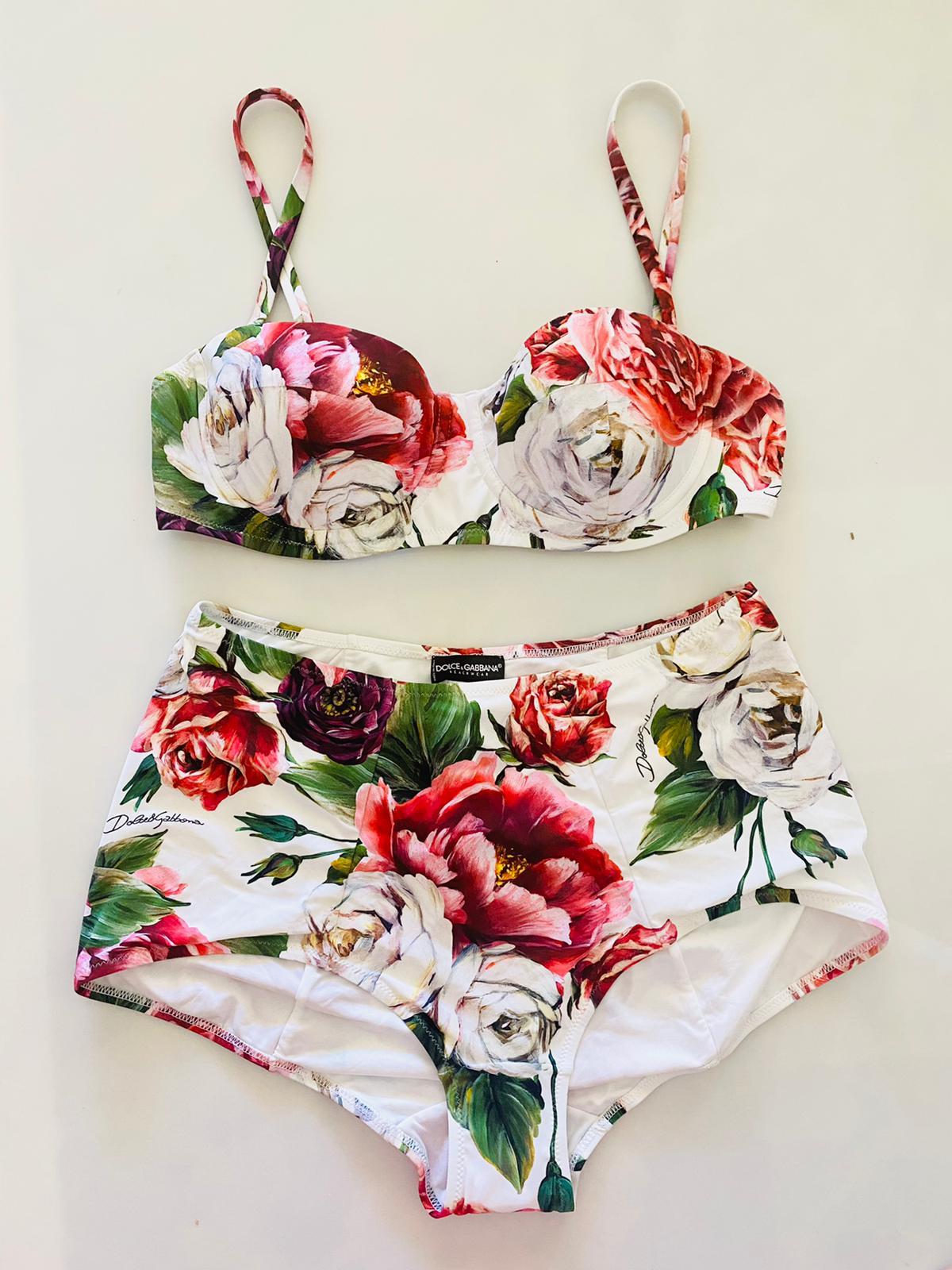 Dolce & Gabbana Iconic Hotpants & Balconette bra set in beautiful
Peony Rose print! 

Size 3IT UK10, M. 

Polyamide/Elasthan 

Brand new with the original tags and protection stickers. 
Comes in transparent DG bikini bag! 

Please check my other DG