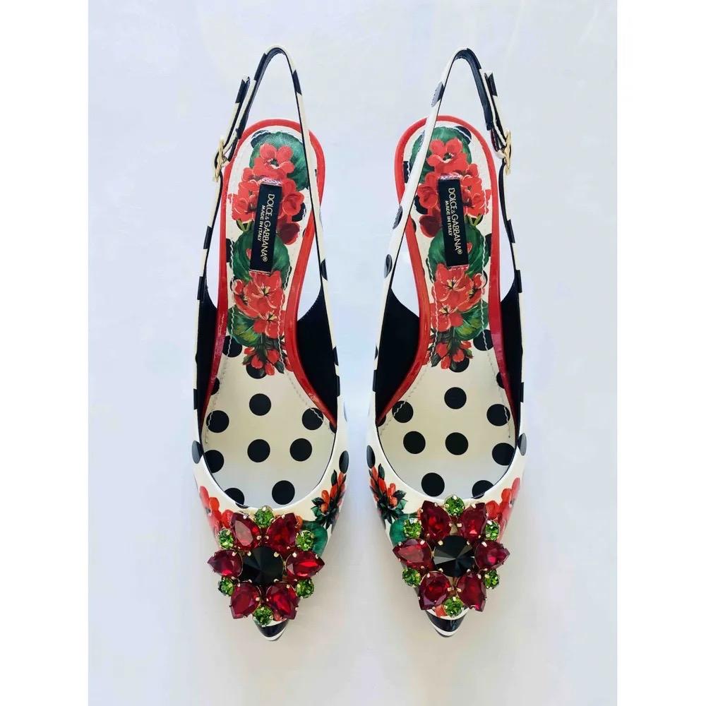 Dolce & Gabbana Weißes Polkadot
Rote Geranien bedruckte Taormina-Absätze
sling-Back-Schuhe

Größe 38,5 UK5,5

NEW Nie getragen.
In der Originalverpackung!

Bitte überprüfen Sie meine andere DG Kleidung
Sizilien Taschen Schuhe & Accessoires in
