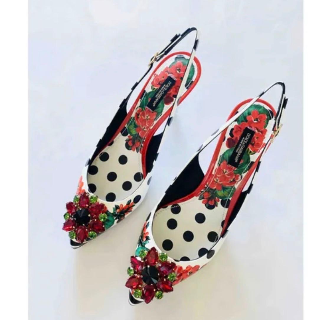 Dolce & Gabbana Weißer Polkadot
Rote Taormina Schuhe mit Absatz aus Geranienmuster (Grau)
