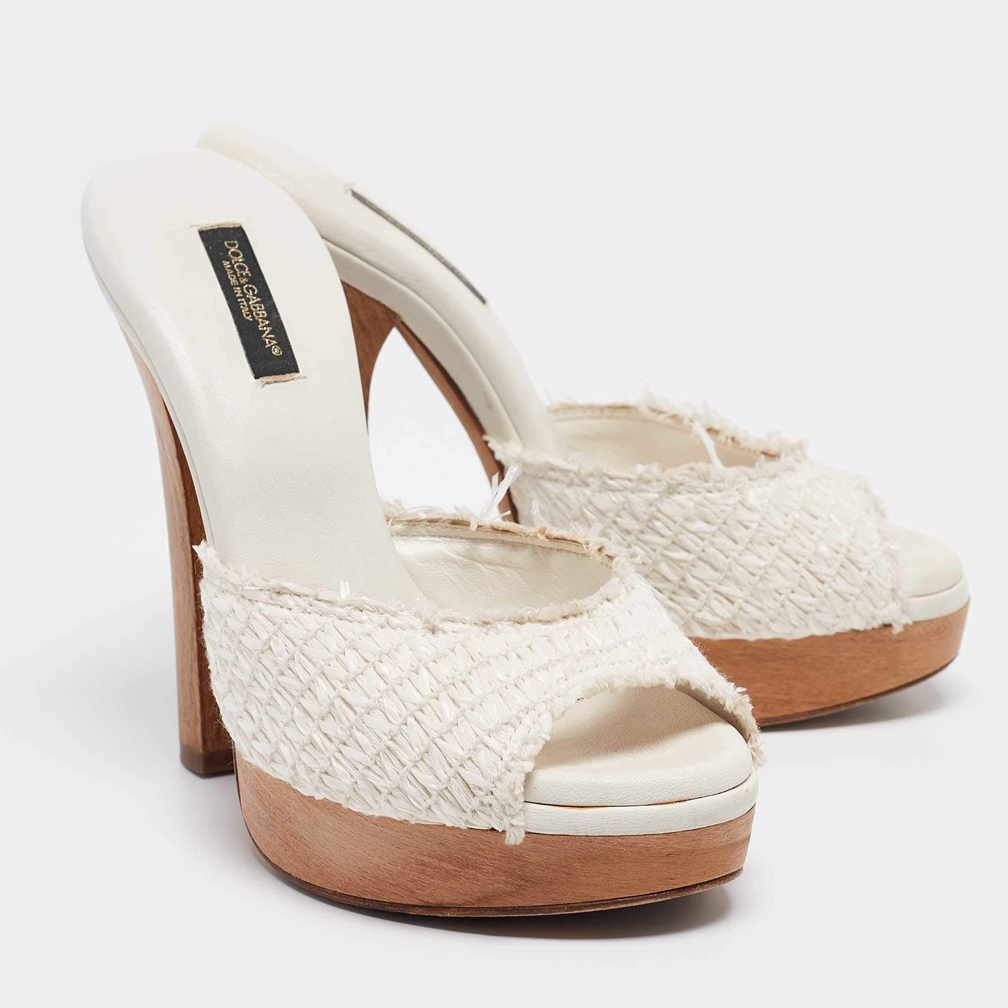 Dolce & Gabbana - Sandales à plateforme en raphia blanc - Taille 36 Bon état - En vente à Dubai, Al Qouz 2