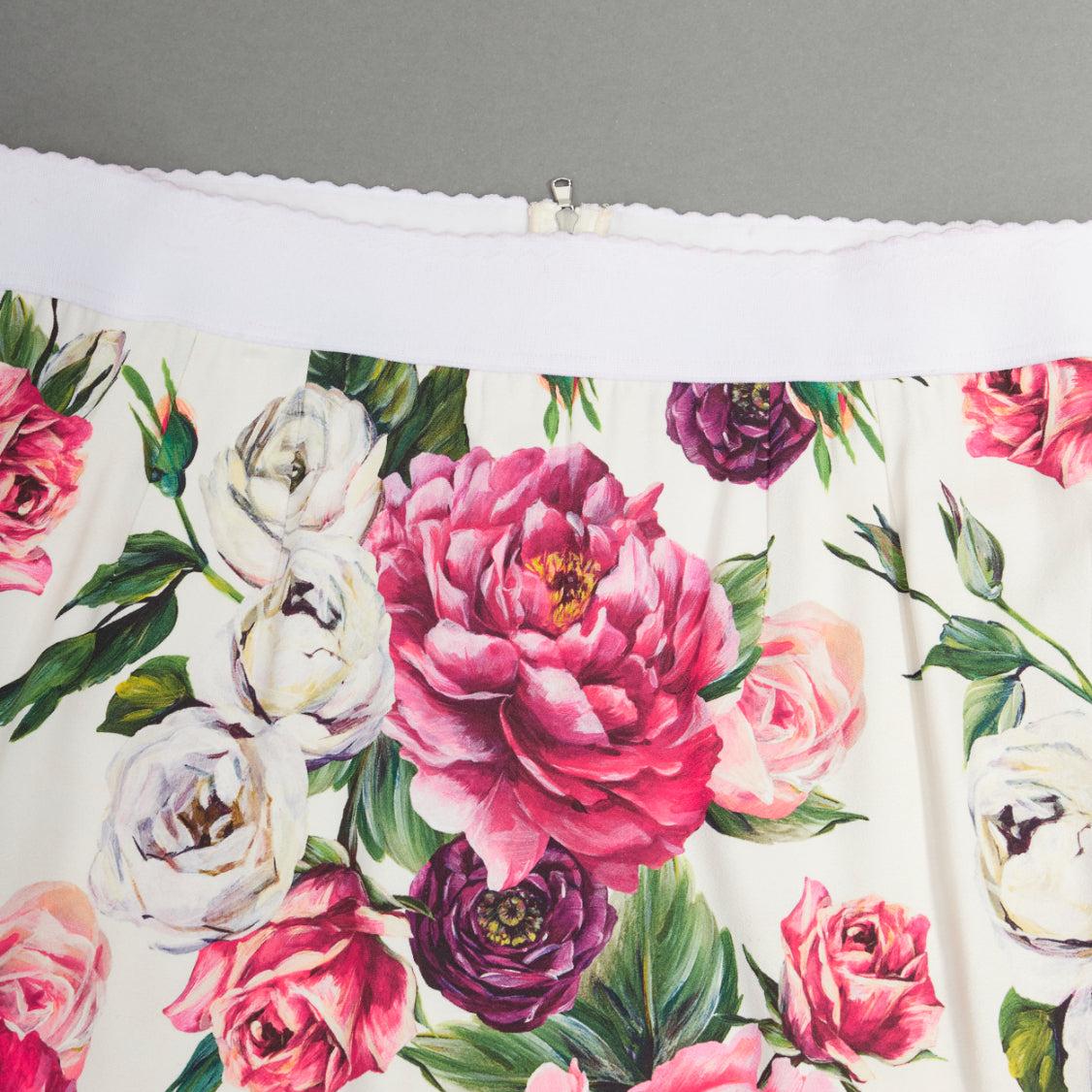 DOLCE GABBANA bianco rosso stampa floreale seta foderata gonna elastica al ginocchio IT48 XXL
Riferimento: JHDN/A00064
Marchio: Dolce & Gabbana
Designer: Domenico Dolce & Stefano Gabbana
Materiale: Viscosa, misto
Colore: Crema, Rosso
Modello: