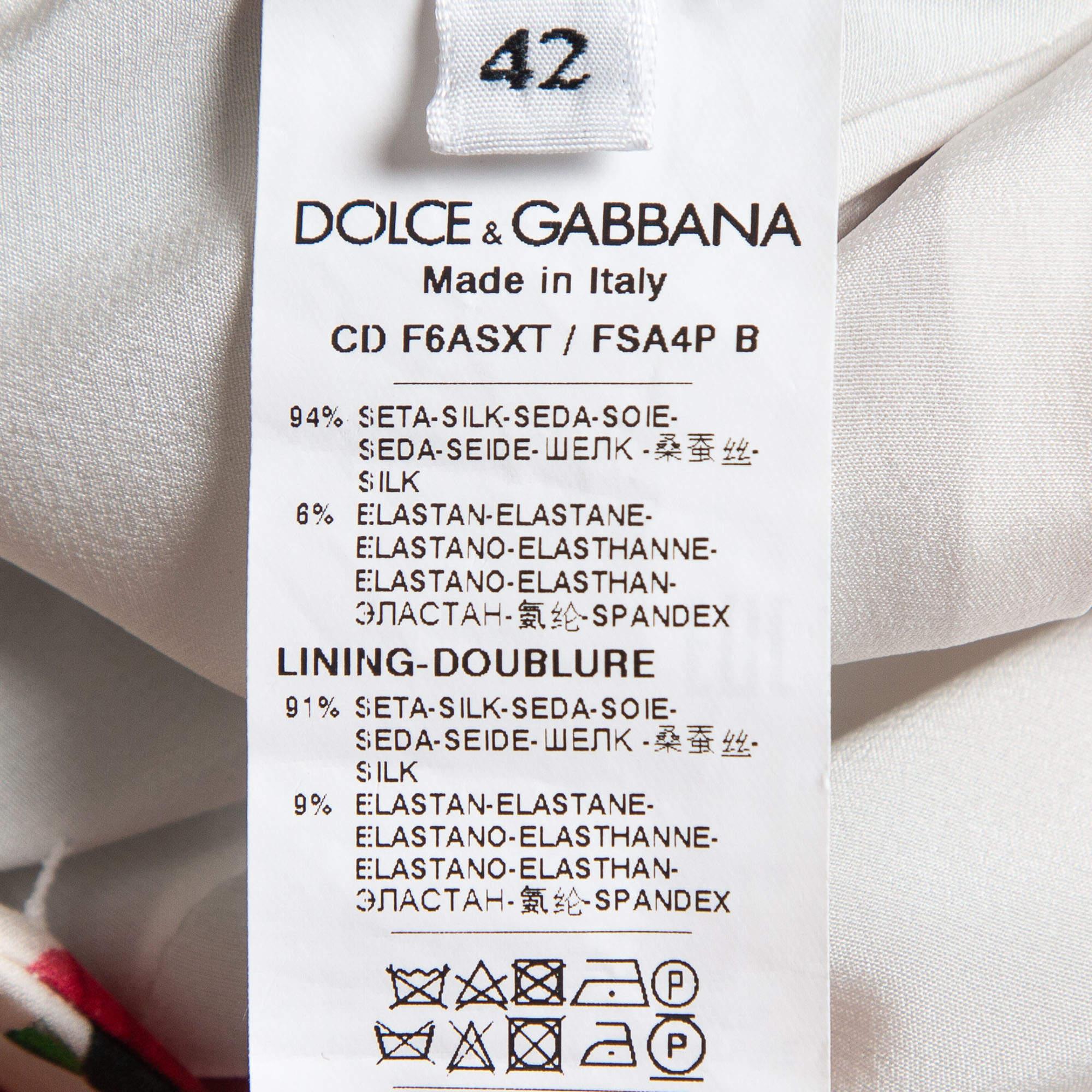 Dolce & Gabbana Weißes/rotes Minikleid aus geraffter Seide mit Blumendruck in Weiß/Rot, M im Angebot 1