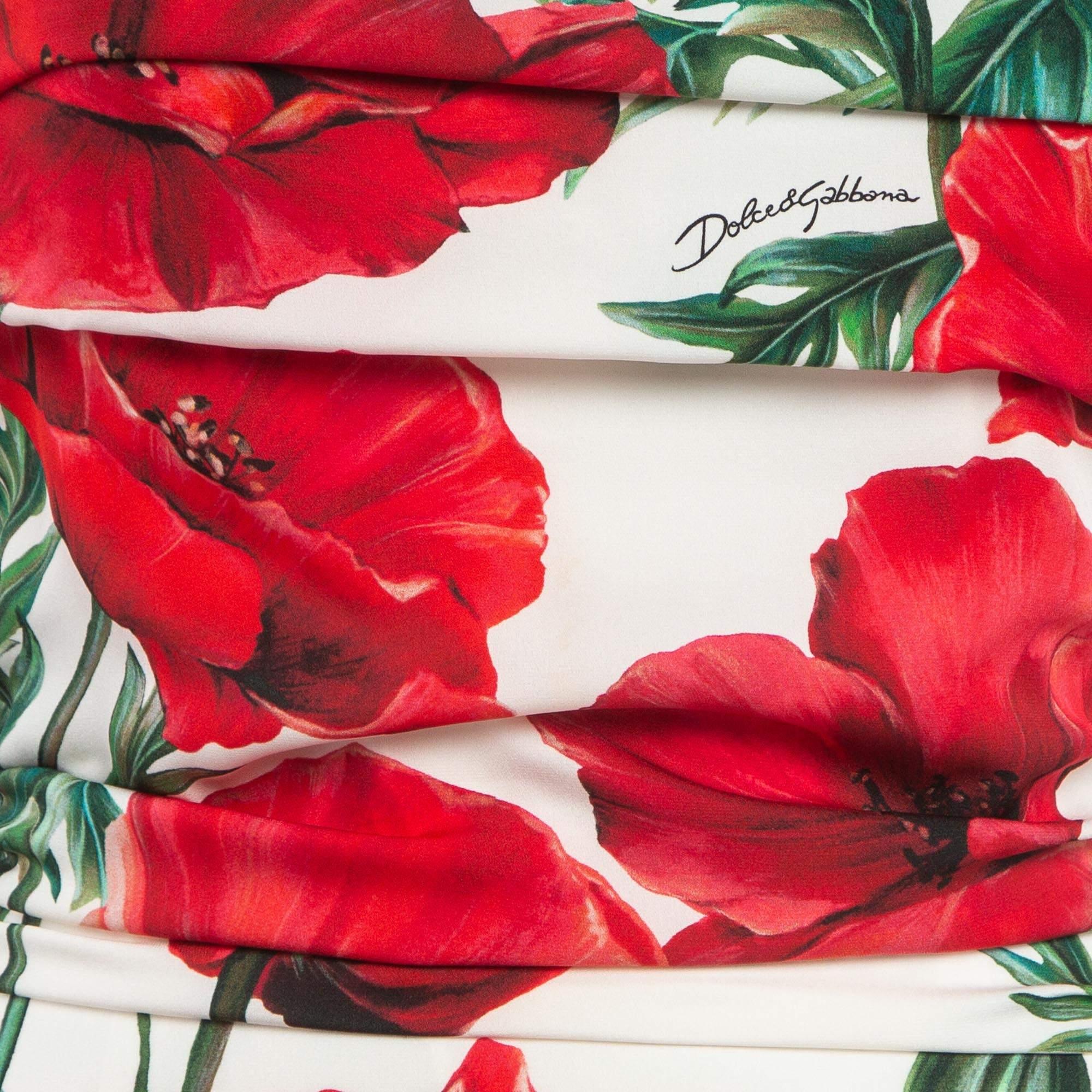 Dolce & Gabbana Weißes/rotes Minikleid aus geraffter Seide mit Blumendruck in Weiß/Rot, M im Angebot 3