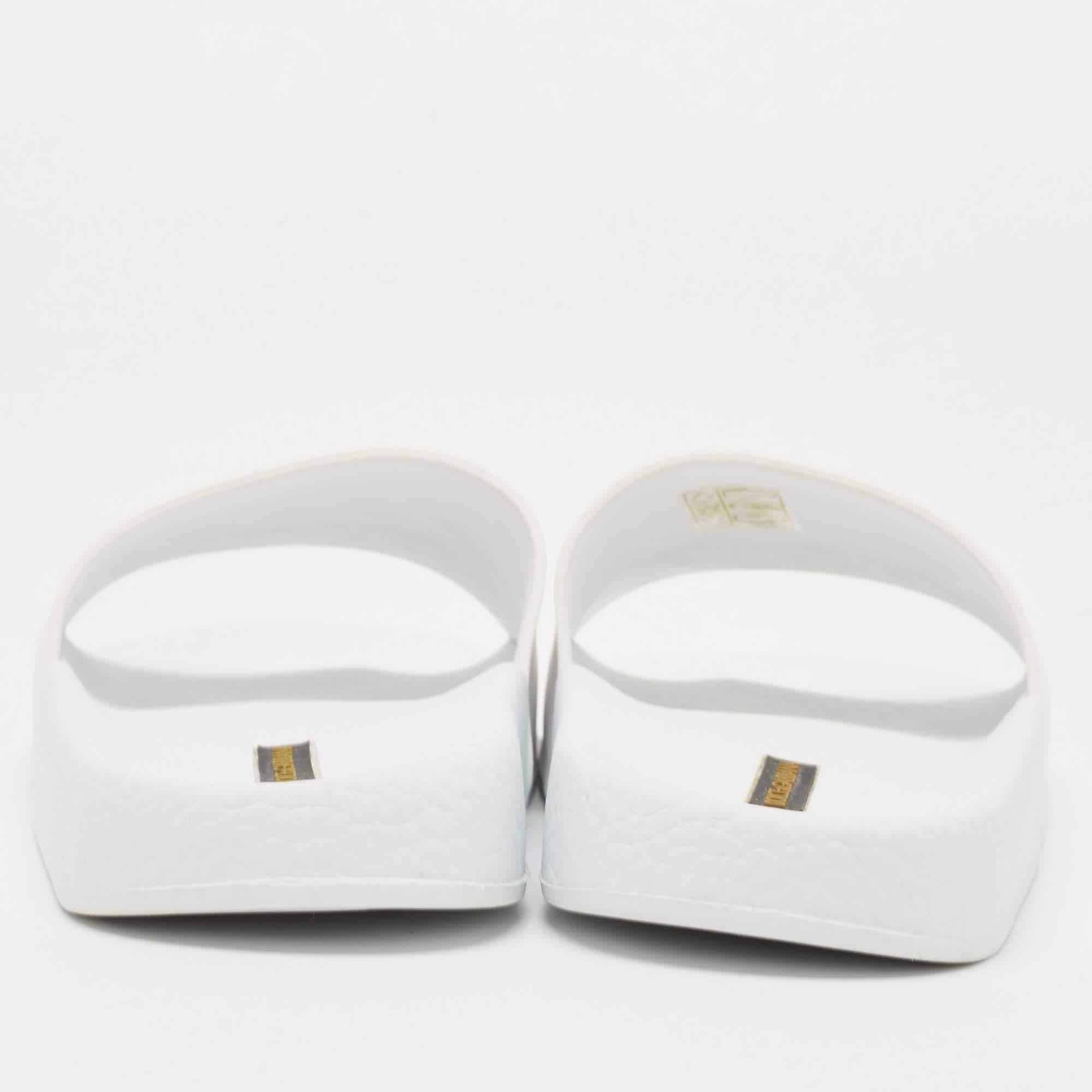Dolce & Gabbana - Escarpins DG brodés en caoutchouc blanc, taille 36 en vente 1