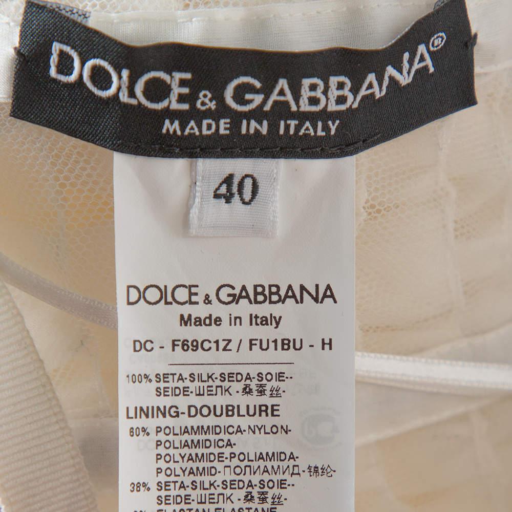 Robe de mariée Dolce & Gabbana blanche à volants en soie ornée de ceinture S en vente 2