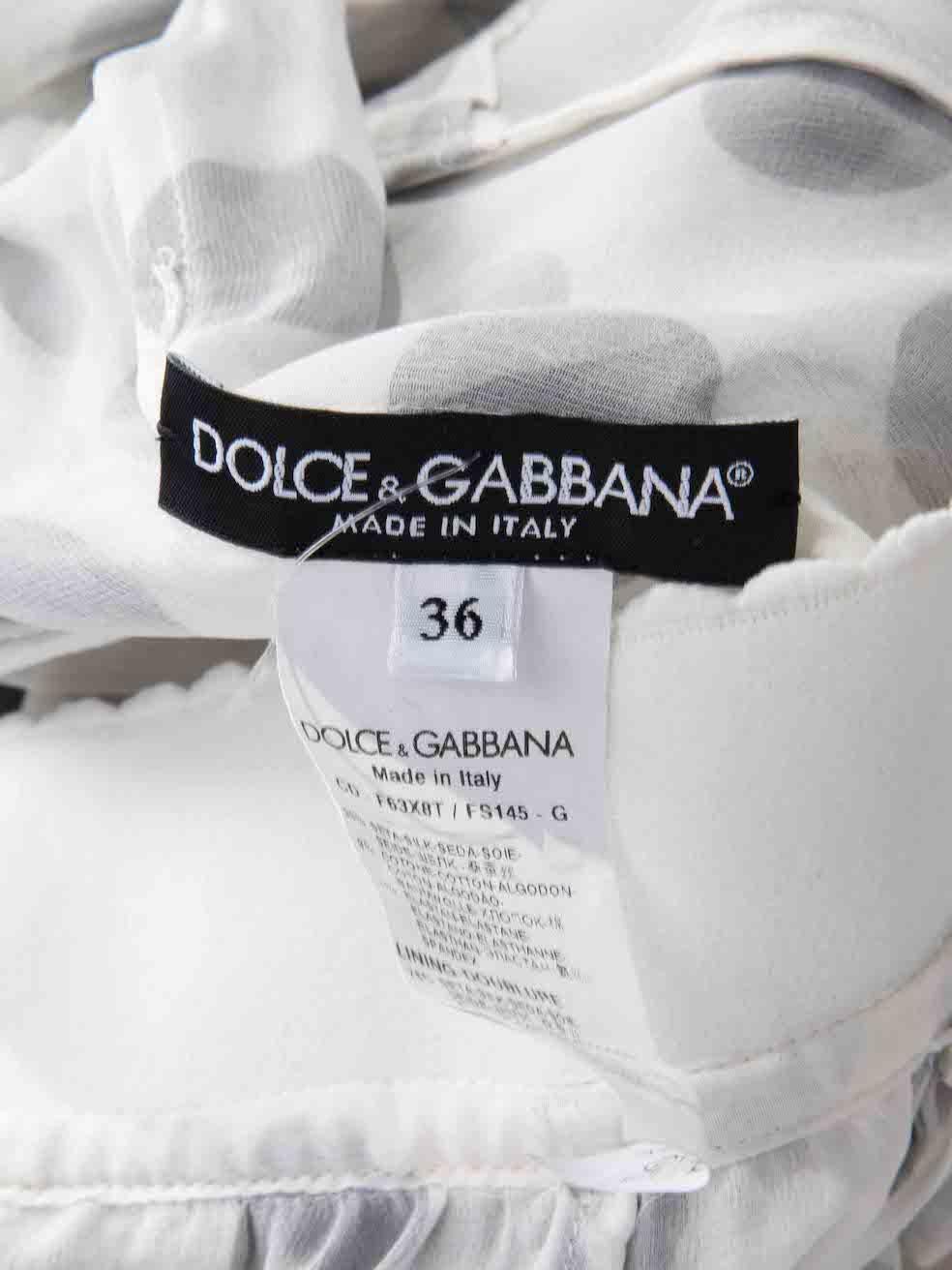 Dolce & Gabbana Weißes Seiden-Minikleid mit Tupfenmuster Größe XXS Damen im Angebot
