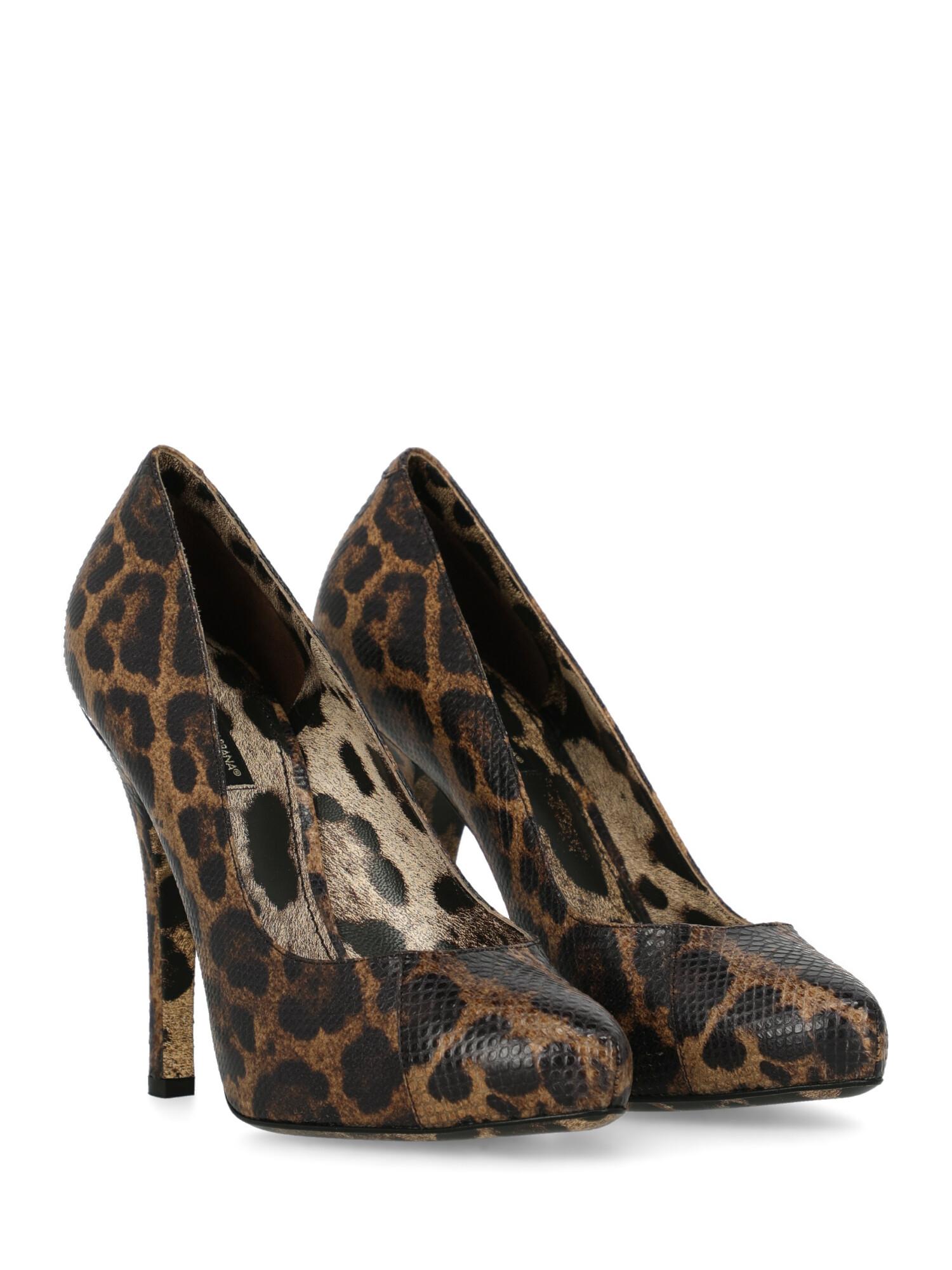Shoe, leather, animal print, pointed toe, branded insole, tapered heel, high heel.

Includes:
- Dust bag
- Box

Product Condition: Excellent

Measurements:
Heel height: 12 cm

Composition:
Upper: 100% Leather

Color: Beige/Black
Product ID: