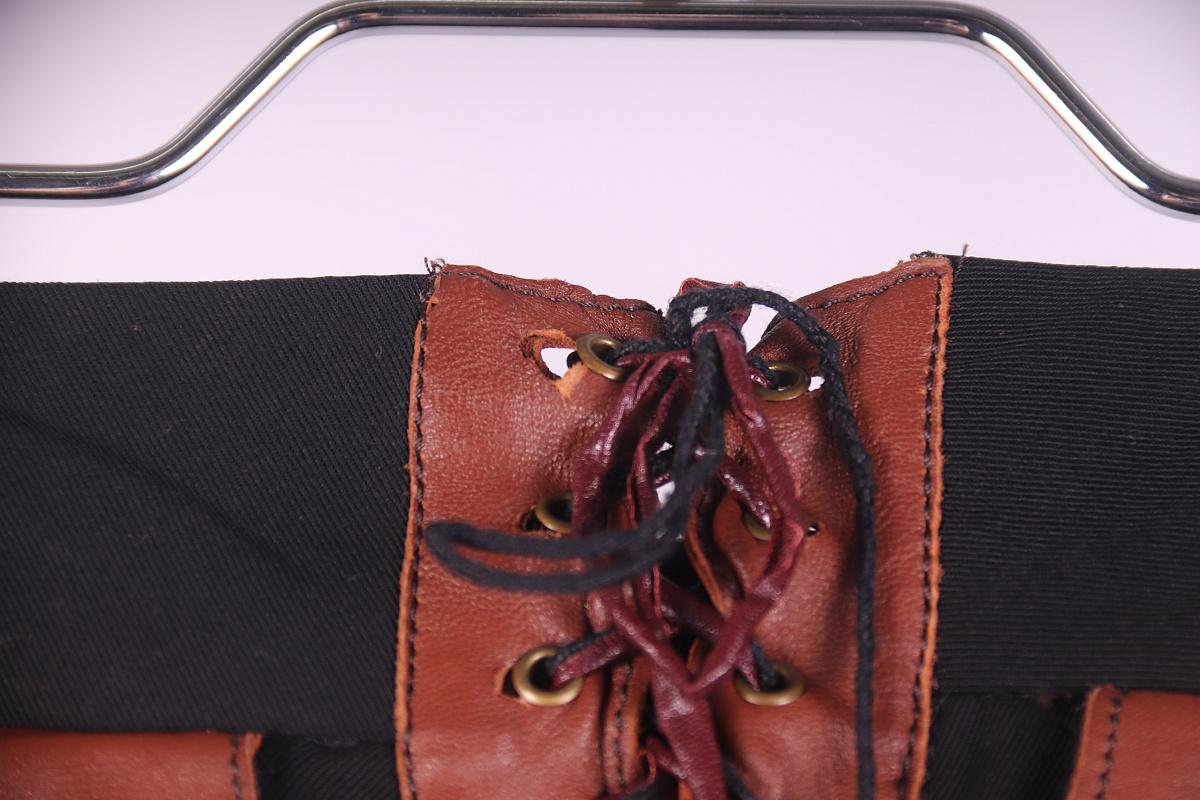 Pantalones Dolce & Gabbana de lana con cuero vintage principios de los 2000 en venta 6