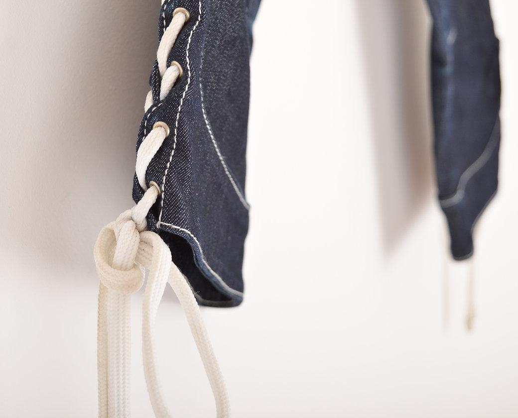 Dolce & Gabbana Y2K - Ensemble deux pièces veste et pantalon court en jean foncé à lacets en vente 5