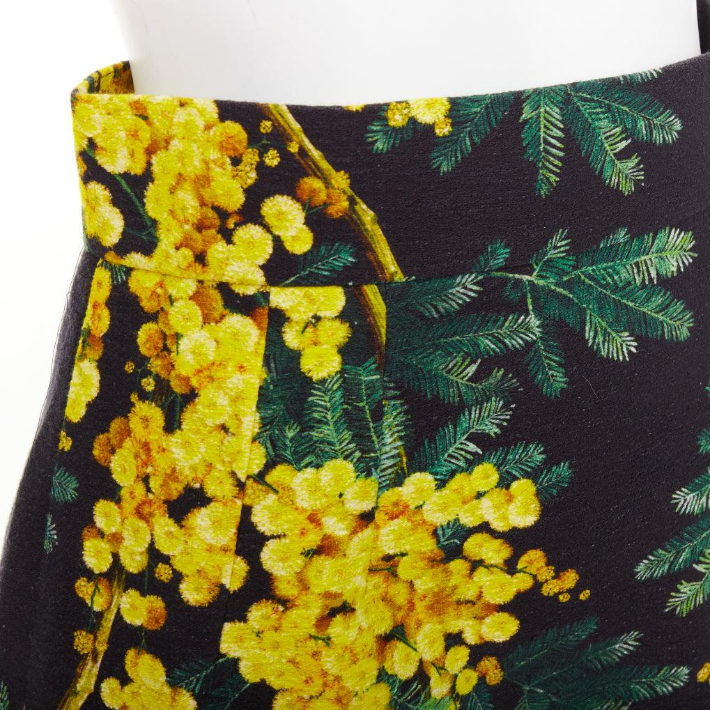 DOLCE GABBANA falda en A con estampado floral de algodón amarillo negro IT40 S
Referencia: MECG/A00156
Marca: Dolce & Gabbana
Diseñador: Domenico Dolce y Stefano Gabbana
Material: Algodón
Color: Negro, Amarillo
Patrón: Floral
Cierre: