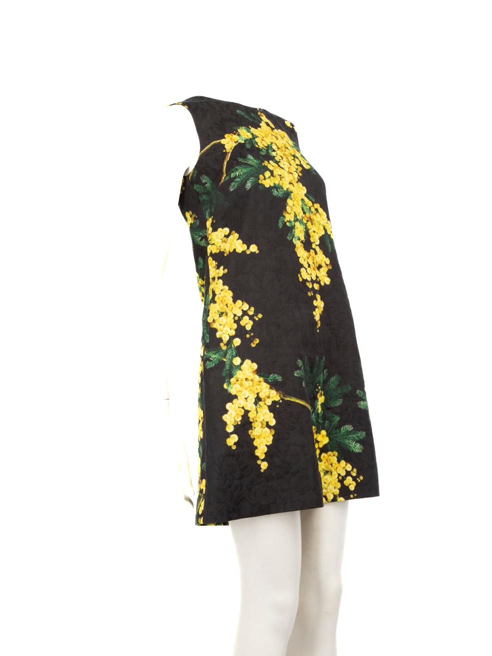 CONDITION is Very good. Minimal wear to dress is evident. There is some light discolouration to the right underarm lining this used Dolce & Gabbana designer resale item. This dress is missing its size label.
 
 
 
 Details
 
 
 Multicolour - black,