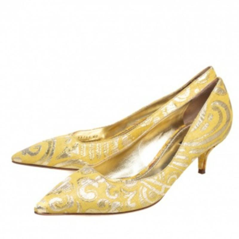 Dolce & Gabbana punta di diamante in tessuto broccato giallo  Pompe taglia 40 in vendita 2