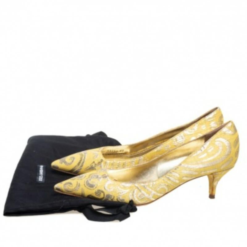 Dolce & Gabbana punta di diamante in tessuto broccato giallo  Pompe taglia 40 in vendita 3