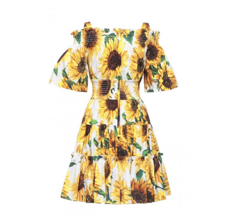 Dolce & Gabbana Sunflower Cotton Poplin mid length dress 

Size 42IT, Uk10, M

100% cotton 

Brand new with tags. 

Please check my other DG clothing & accessories!