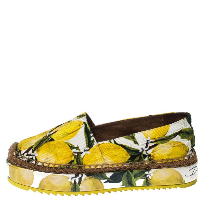 Step out in style this summer with these vibrant espadrilles from Dolce&Gabbana. Featuring lemon prints on the fabric exterior, this trendy round-toe pair has braided espadrille detailing and 4 cm platforms. Soak up the sun by slipping these on with