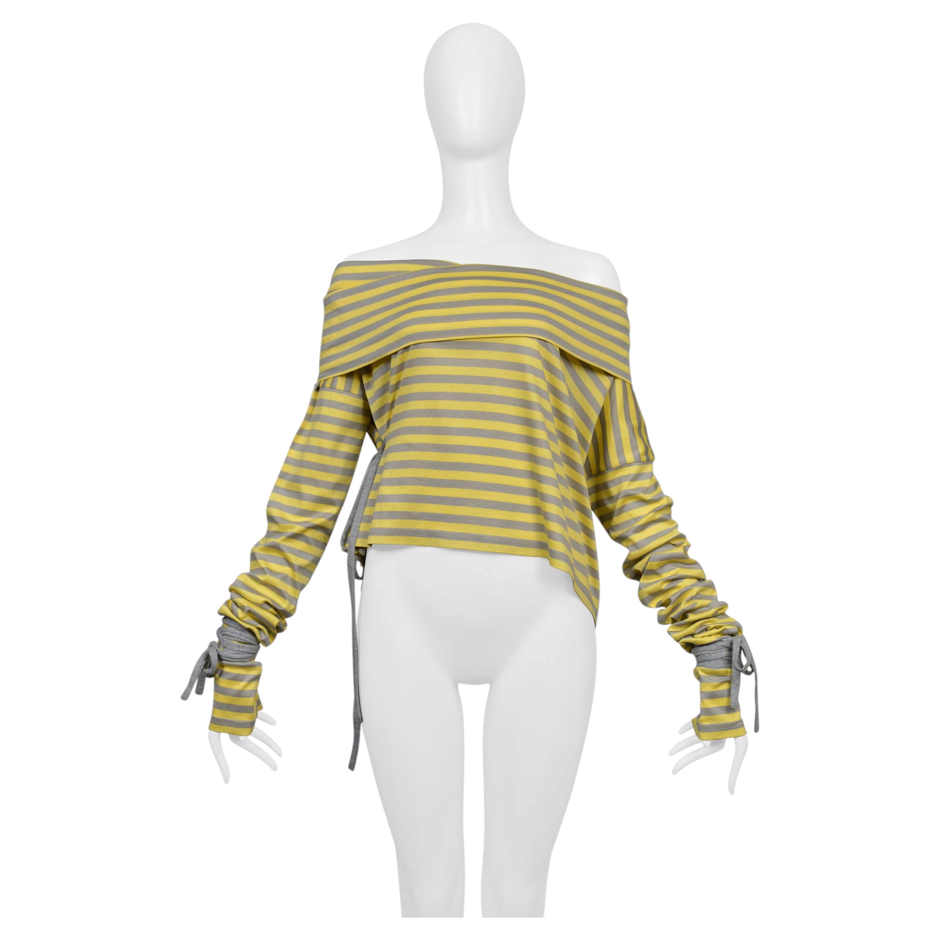 Dolce & Gabbana – Gelb-grau gestreiftes Cold-Shoulder-Top mit Bindebändern, 2003