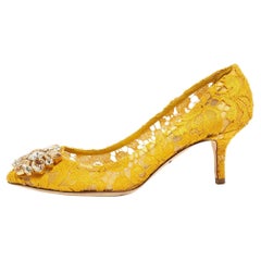 Dolce & Gabbana - Escarpins Bellucci en dentelle jaune, taille 36