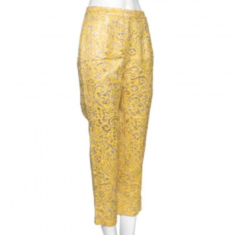 Dolce & Gabbana Pantalones cortos de jacquard floral de lúrex amarillo S en Bueno estado para la venta en Dubai, Al Qouz 2
