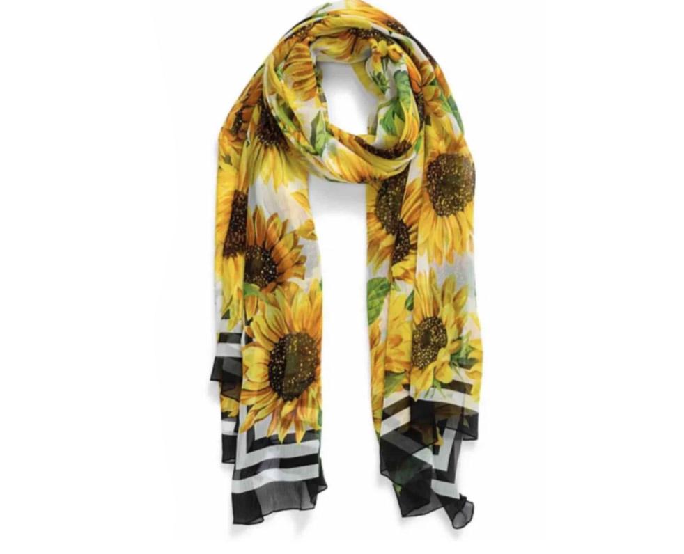 Stunning Dolce & Gabbana YELLOW SUNFLOWER printed silk scarf wrap pareo
Size 135cmx200cm (One size)
100% silk 
Made in Italy
Brand new with tags 
Please check my other DG clothing shoes bags & accessories!  