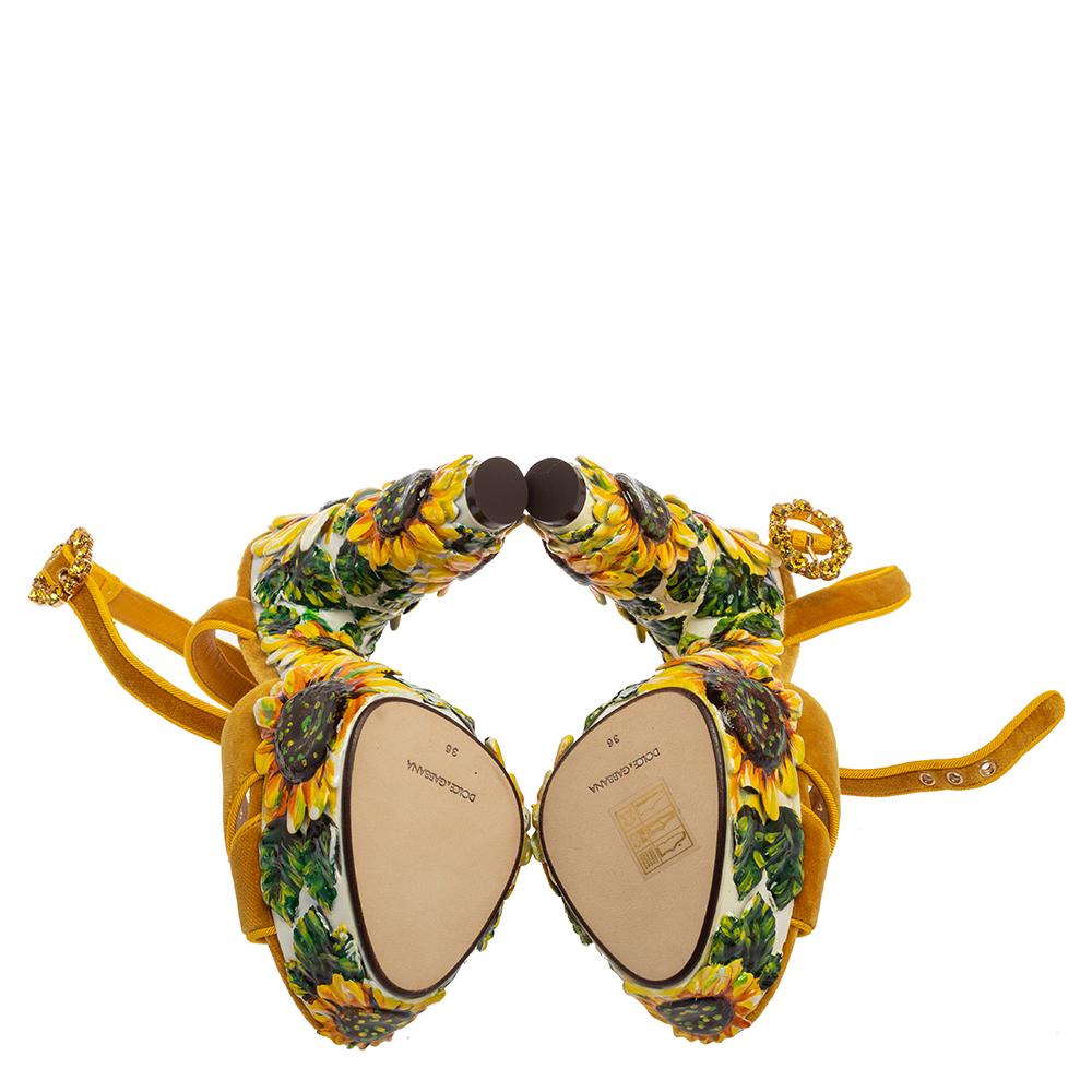 Dolce &amp; Gabbana Gelbe Plateausandalen aus Samt mit Sonnenblumenmuster, Größe 36 Damen