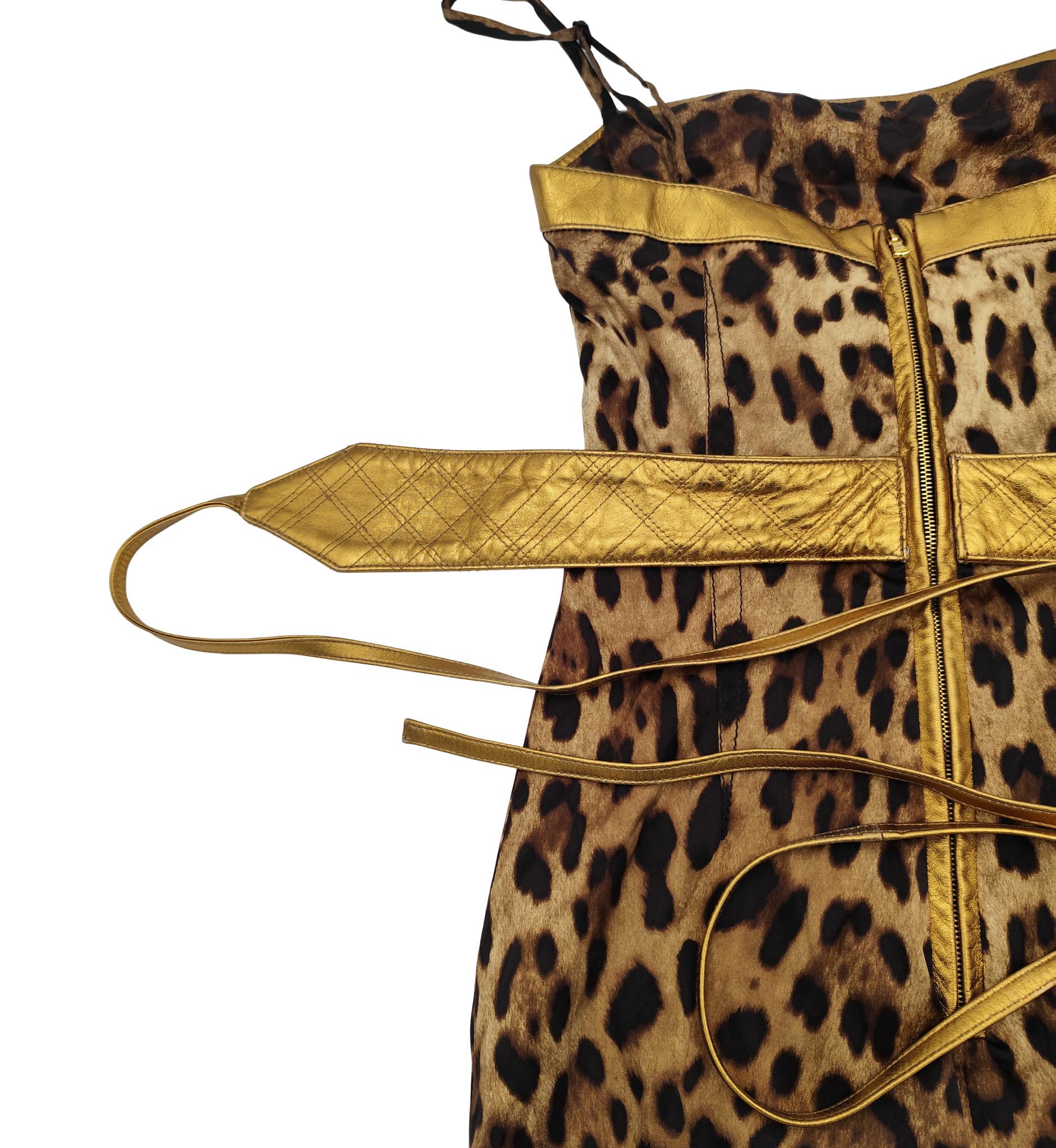 Dolce&Gabbana 2007 Vestido de seda con cinturón de piel dorada y estampado de leopardo en venta 4