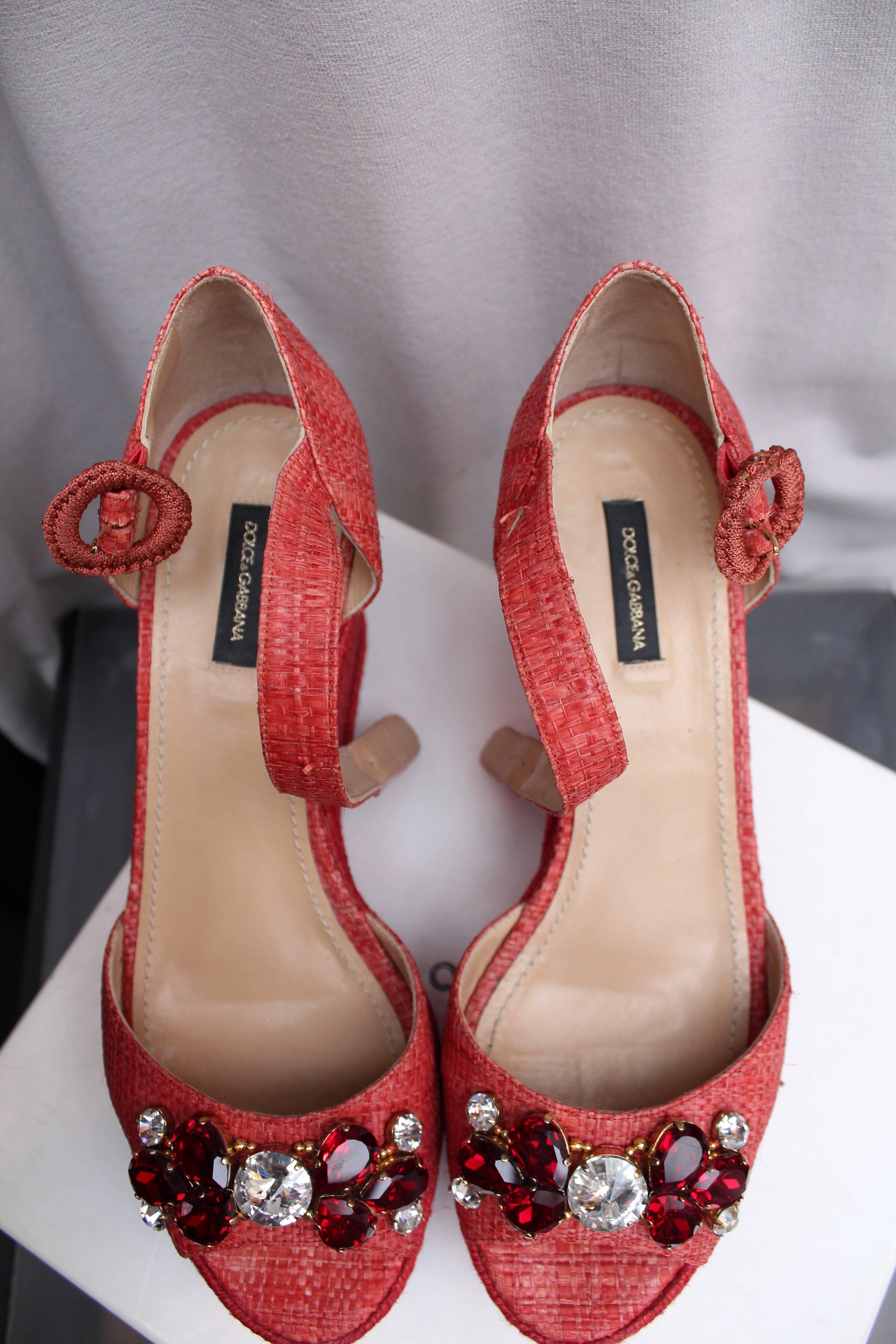 Red Dolce&Gabbana beautiful jewel sandals in red raffia