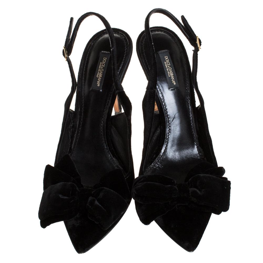 Dolce&Gabbana Black Velvet Bellucci Bow Pointed Toe Slingback Sandals Size 39 In Good Condition In Dubai, Al Qouz 2