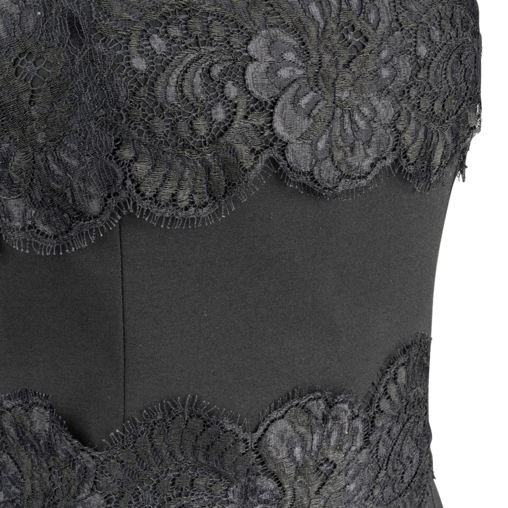 Dolce&Gabbana Cocktail / Dinner Sheath Dress Black w/ Lace Built in Bra 40 / 6 In Excellent Condition For Sale In Miami, FL