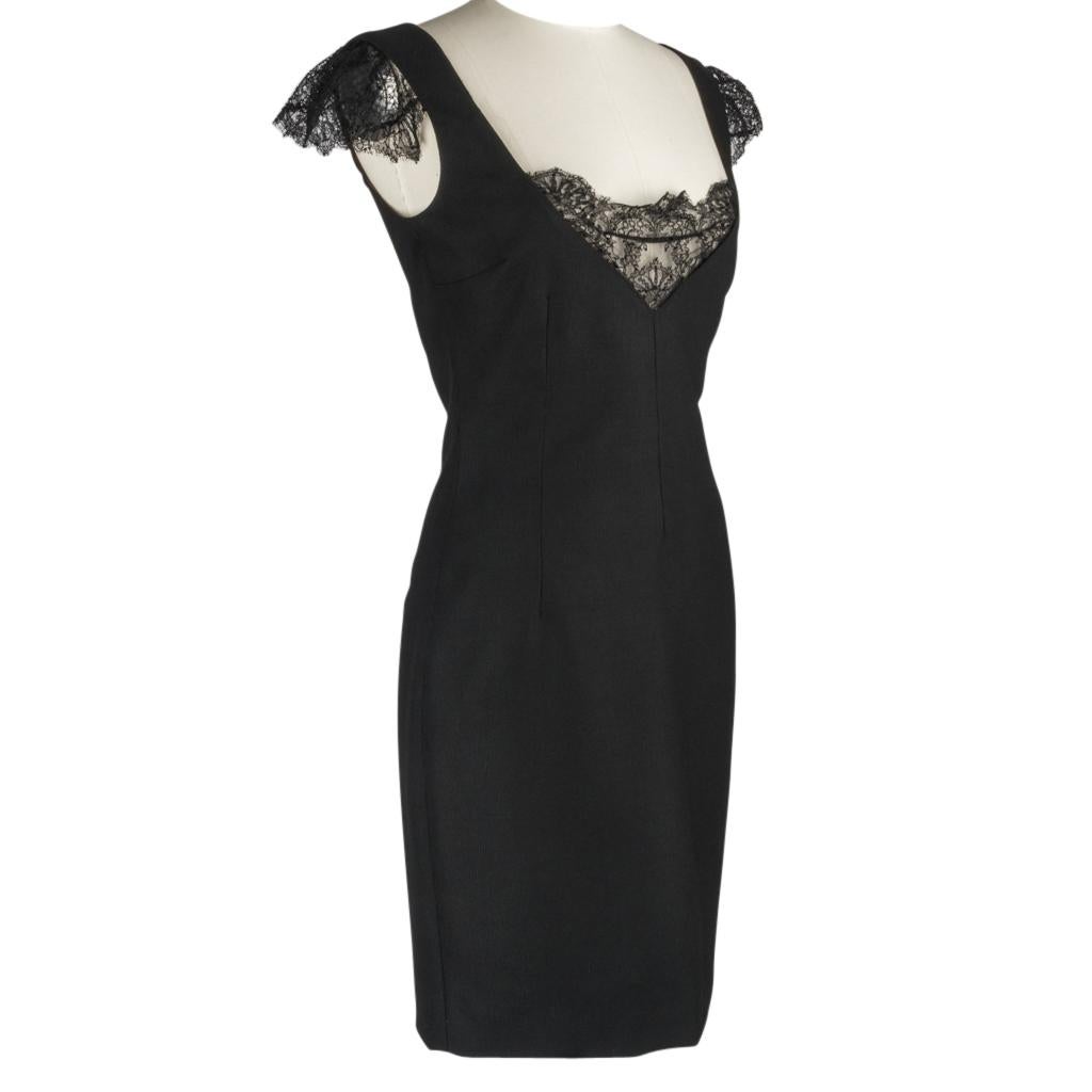 Dolce&Gabbana Kleid mit Spitzeneinsatz und tiefem V-Ausschnitt, hervorragende Passform 44 /  8 im Angebot 3
