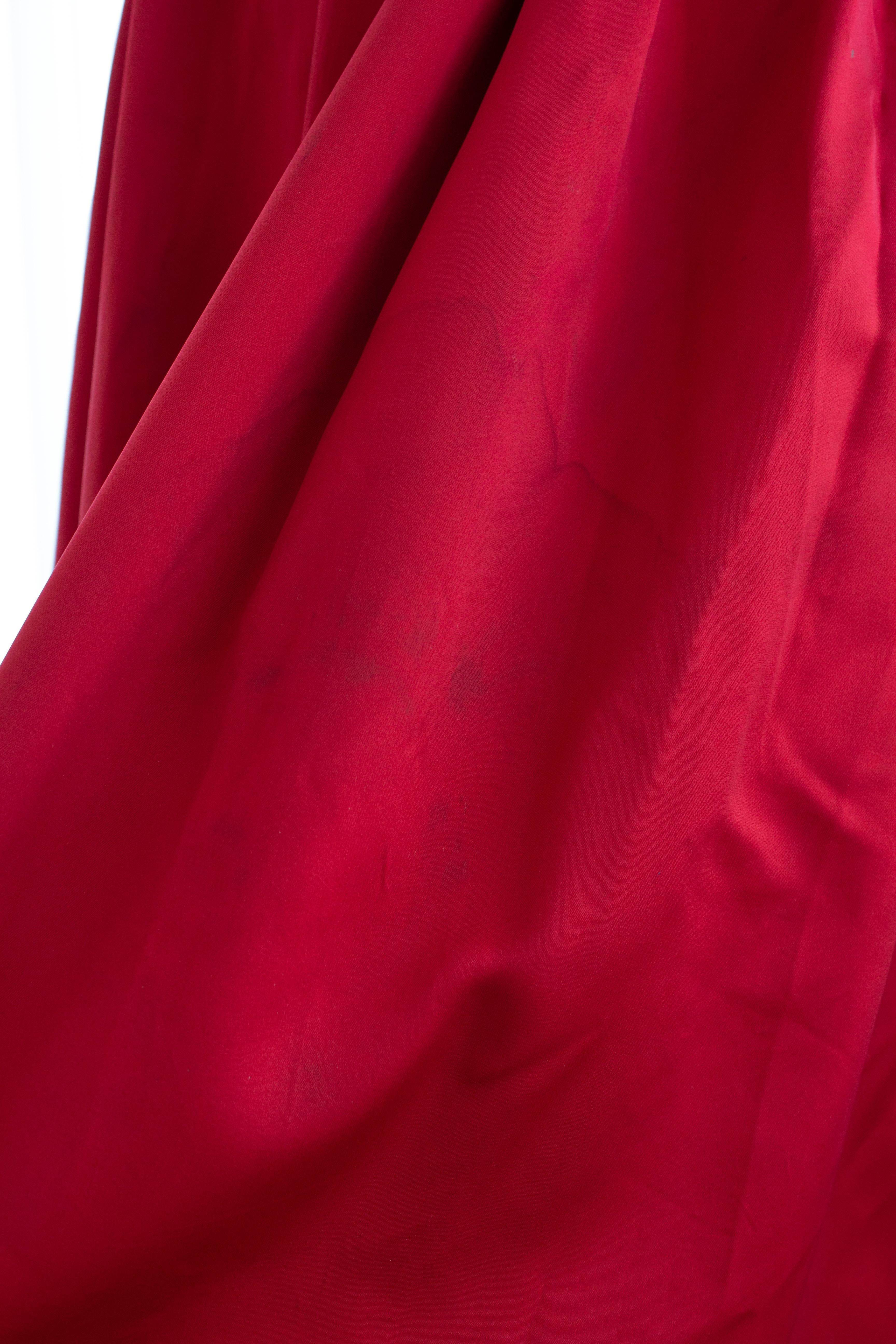 Dolce & Gabbana F/W 1992 Rouge Noir Bustier Top Satin Tulle Jupe Ensemble en vente 10