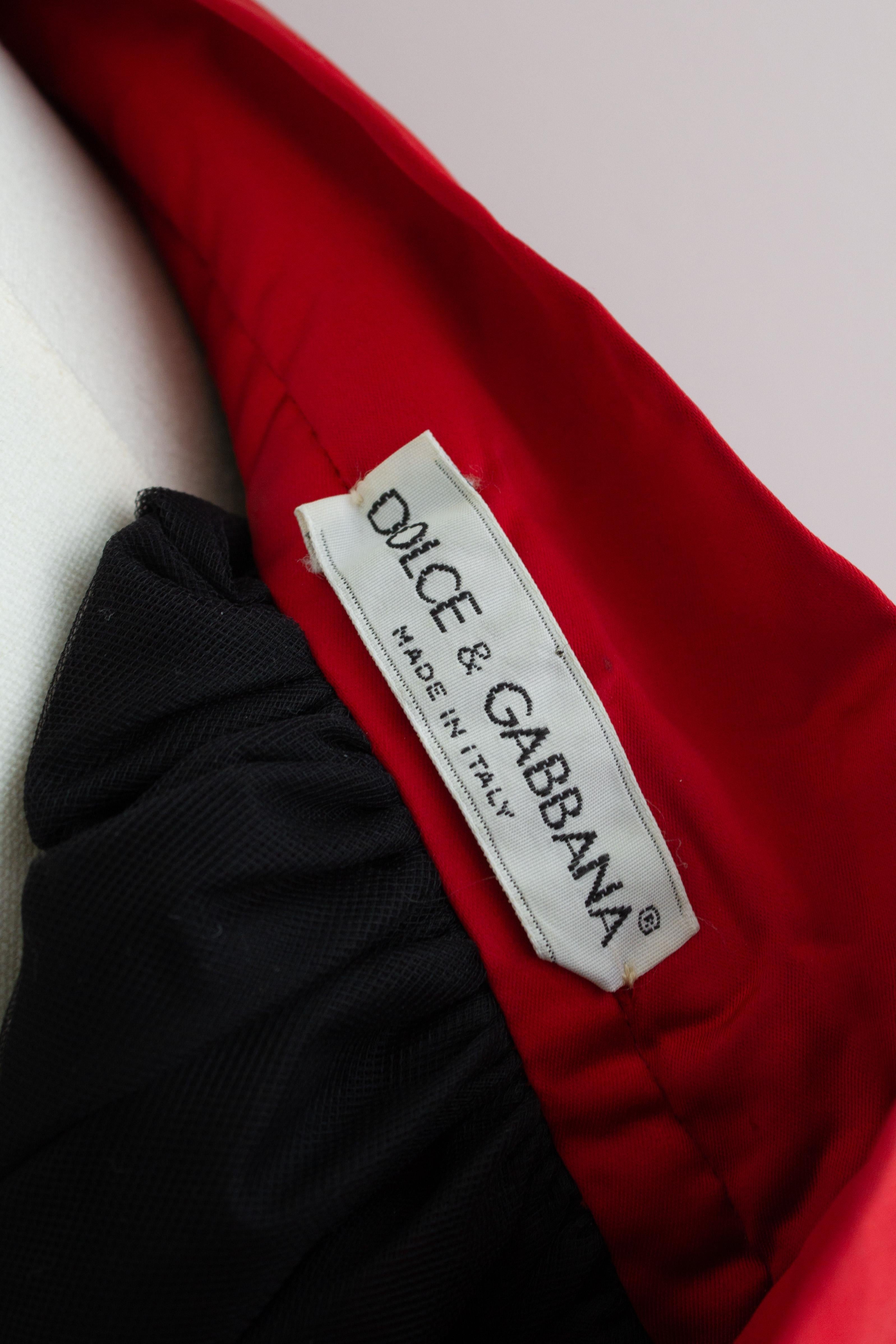 Dolce & Gabbana F/W 1992 Rouge Noir Bustier Top Satin Tulle Jupe Ensemble en vente 13