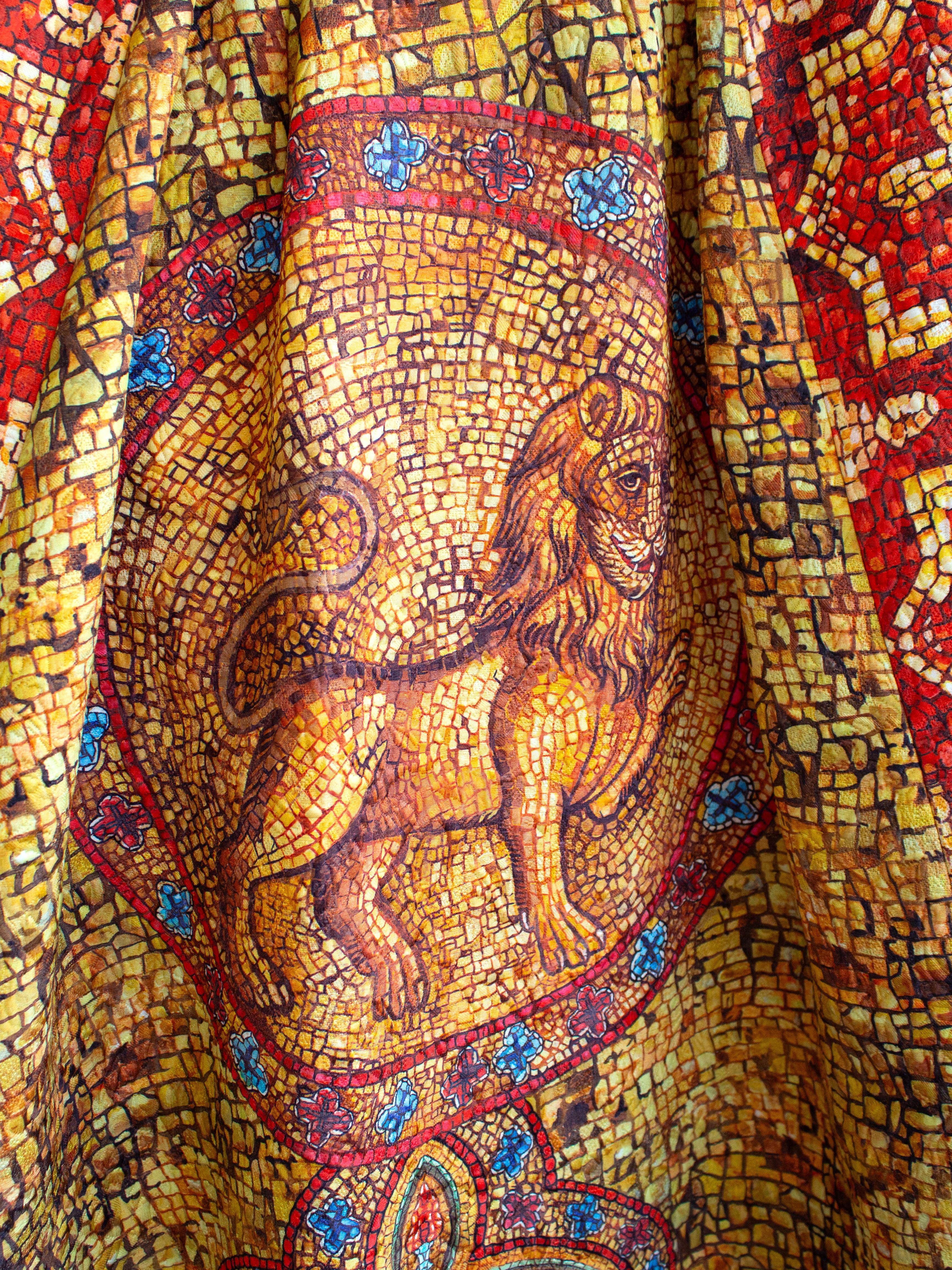 Dolce&Gabbana Fall/Winter 2013 Byzantine Mosaic Gold Red Cross Lion Dress 6
