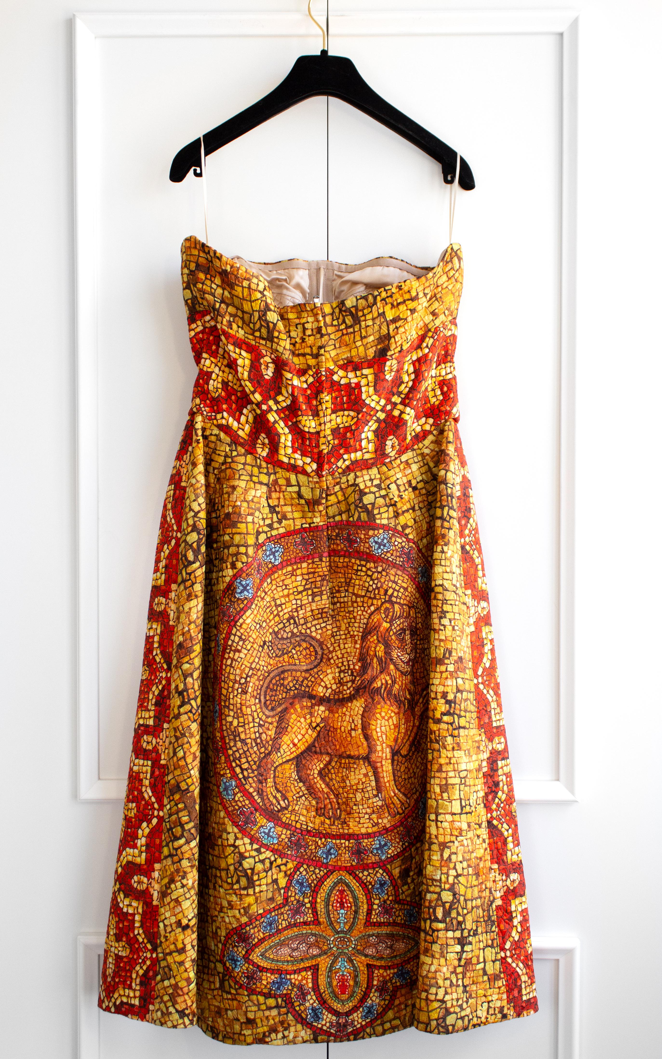 Dolce&Gabbana Fall/Winter 2013 Byzantine Mosaic Gold Red Cross Lion Dress 1