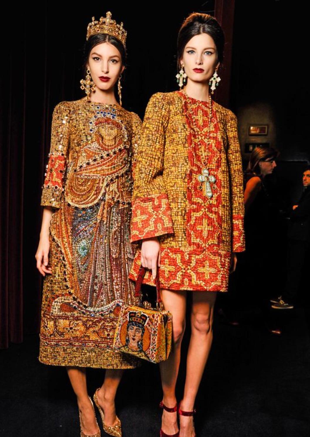 Dolce&Gabbana Fall/Winter 2013 Byzantine Runway Mosaic Gold Red Cross Dress In Excellent Condition For Sale In Jersey City, NJ