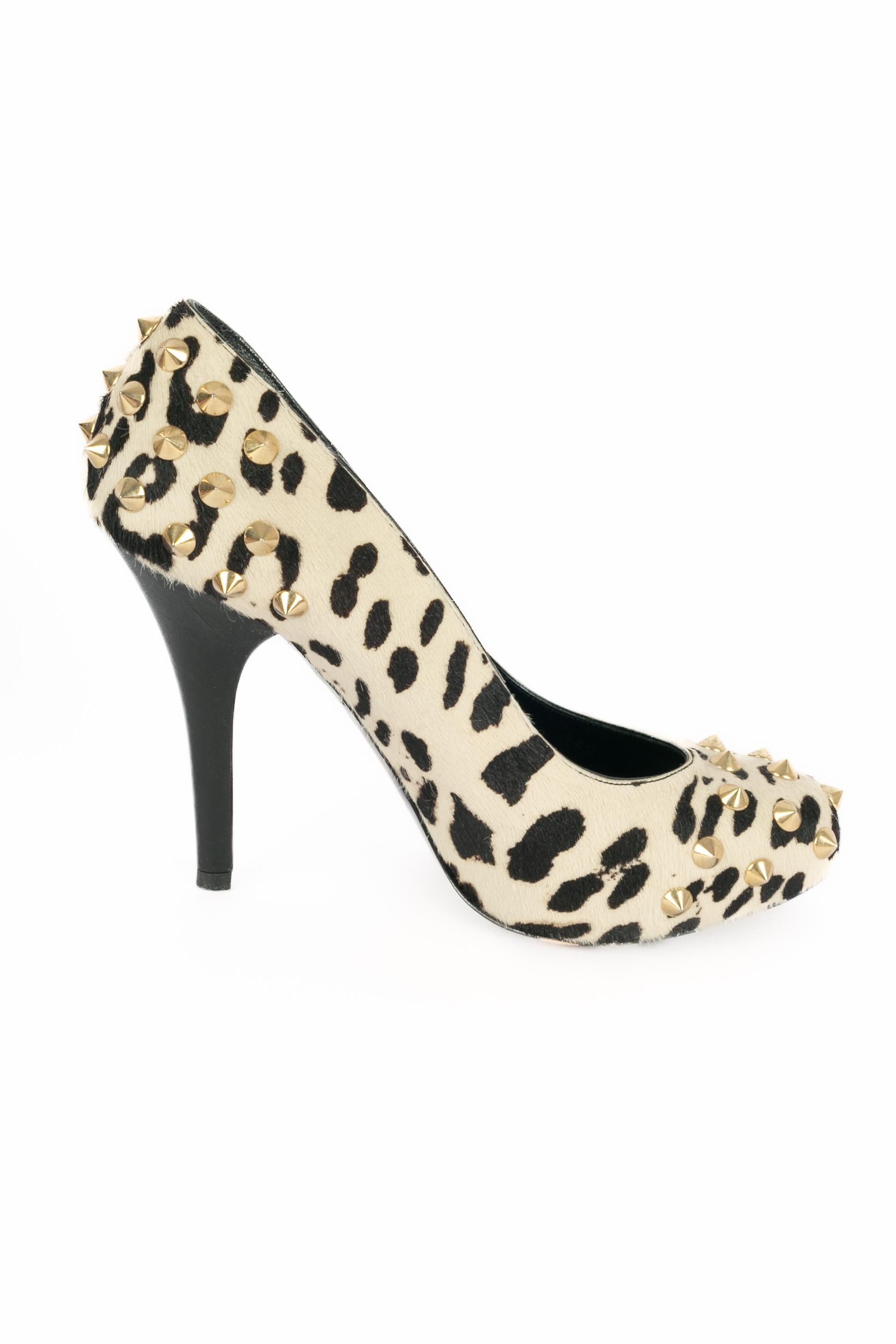 Dolce&Gabbana fur stilettoes For Sale 2
