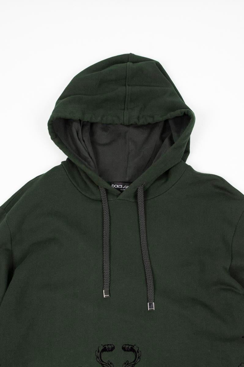 Item for sale is 100% genuine Dolce&Gabbana Hoodie, Code: S224
Color: Green
(An actual color may a bit vary due to individual computer screen interpretation)
Material: 100% cotton
Tag size: 48IT (M/L)
This sweater is great quality item. Rate 9 of