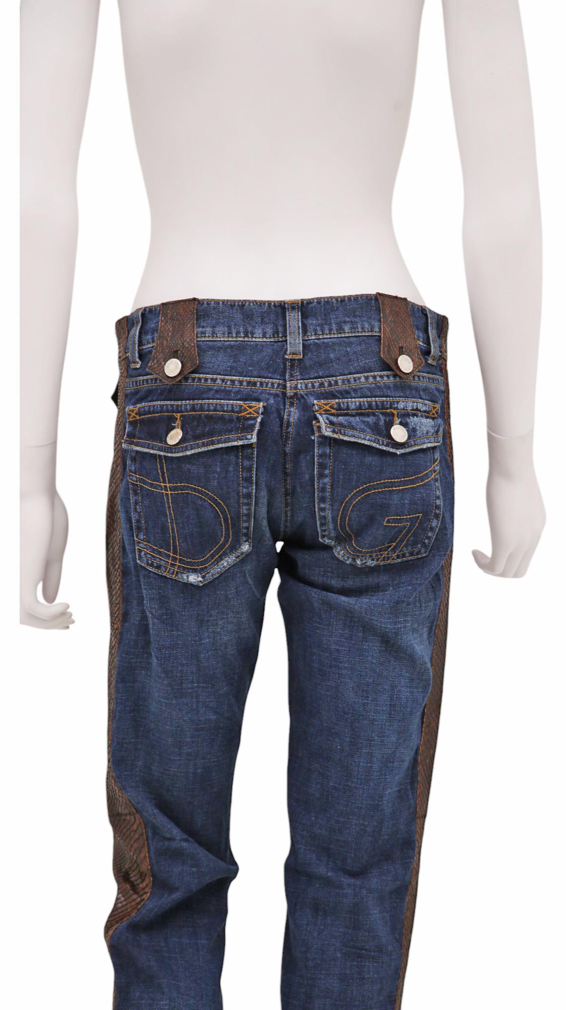 Dolce&Gabbana S/S 2005 Piel de pitón marrón con parches Vaqueros azules en venta 3