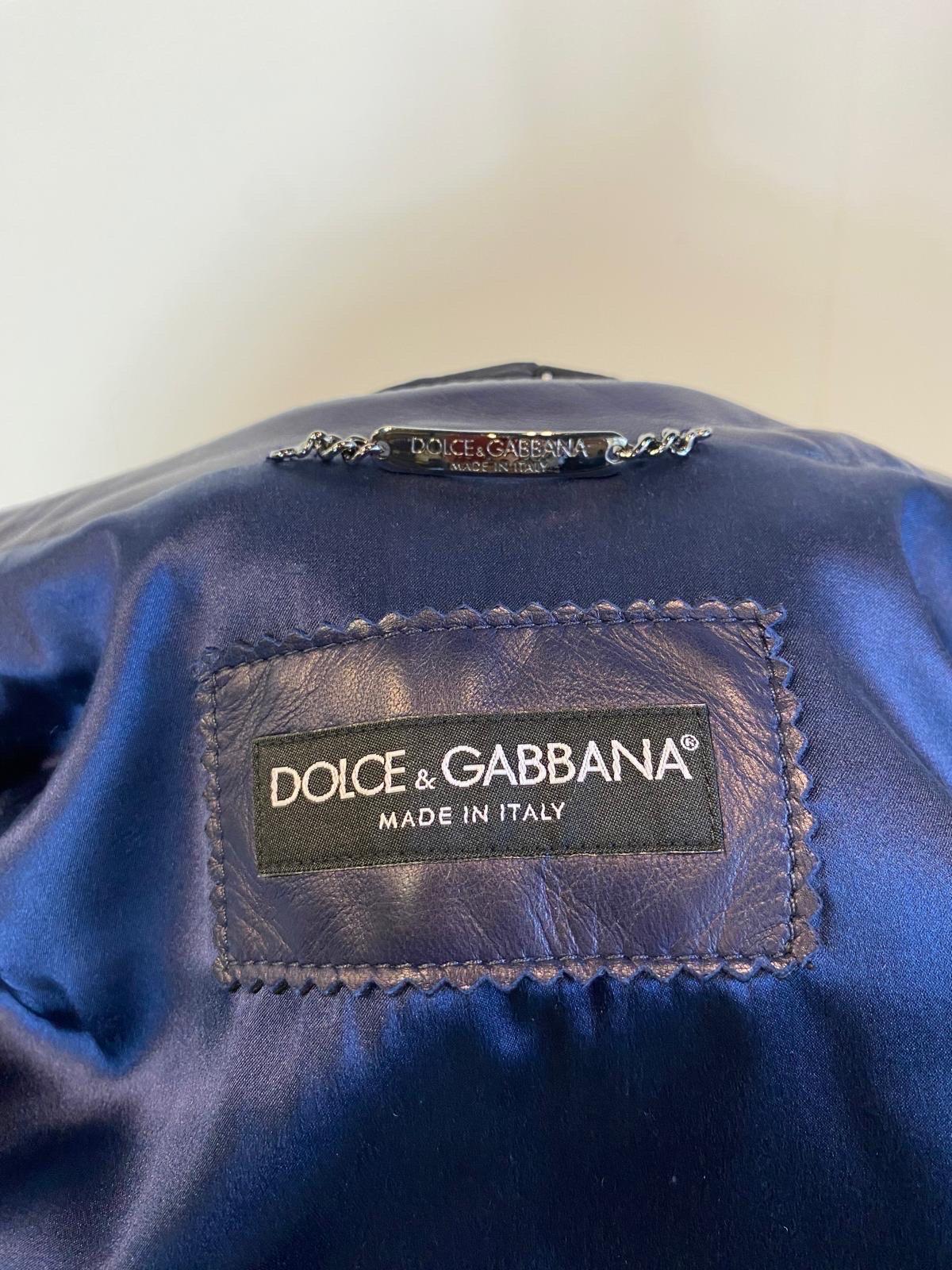 Women's or Men's Dolce&Gabbana short purple leather jacket For Sale