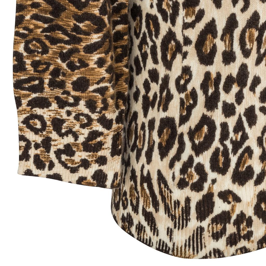 Dolce & Gabbana - Haut imprimé léopard à manches 3/4 en V, taille 40/6 Excellent état - En vente à Miami, FL